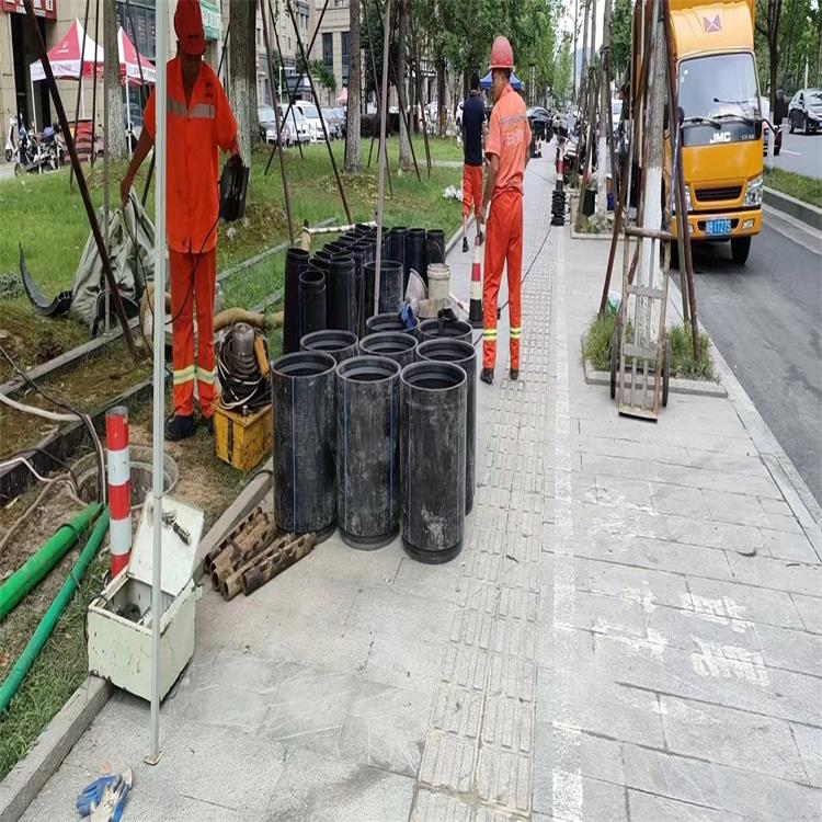 东郊镇管道短管置换修复